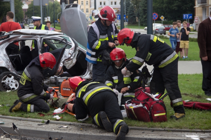 Tragiczny wypadek na Armii Krajowej. Jedna osoba nie żyje, sześć trafiło do szpitala