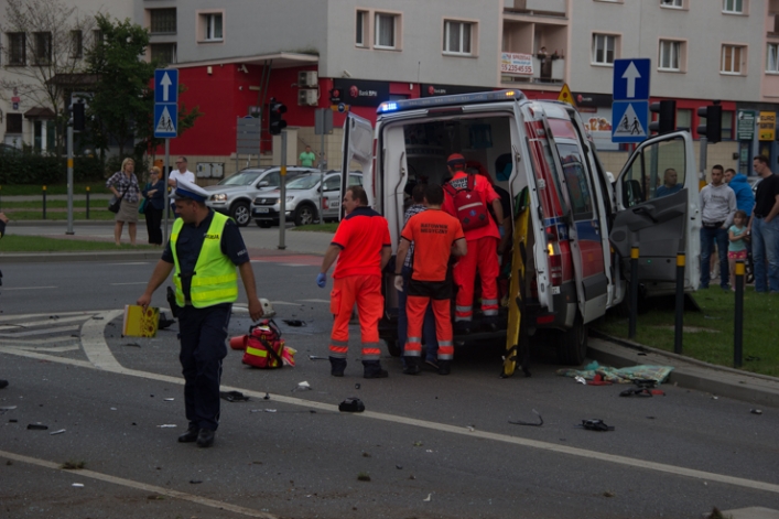 Tragiczny wypadek na Armii Krajowej. Jedna osoba nie żyje, sześć trafiło do szpitala