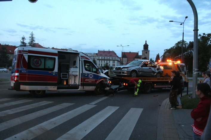 Tragiczny wypadek na Armii Krajowej. Jedna osoba nie żyje, sześć trafiło do szpitala