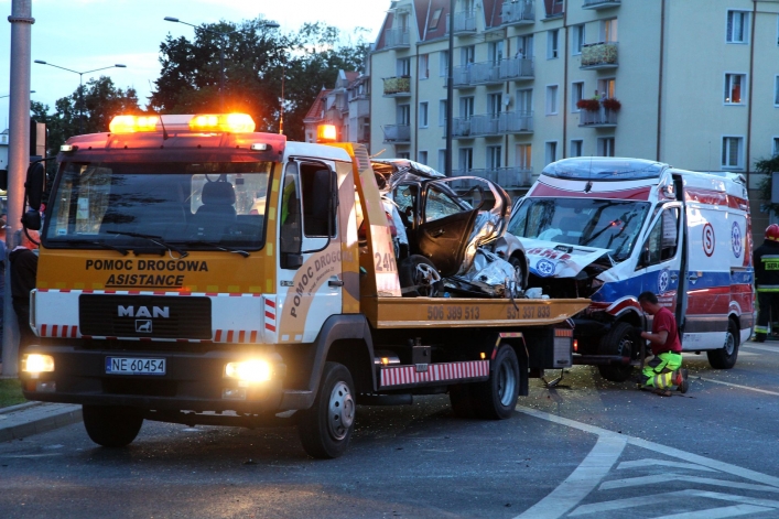 Tragiczny wypadek na Armii Krajowej. Jedna osoba nie żyje, sześć trafiło do szpitala