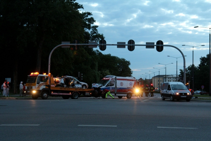 Tragiczny wypadek na Armii Krajowej. Jedna osoba nie żyje, sześć trafiło do szpitala