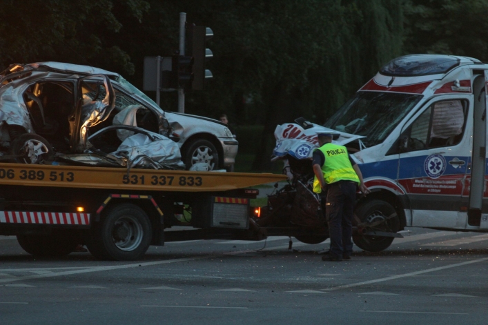 Tragiczny wypadek na Armii Krajowej. Jedna osoba nie żyje, sześć trafiło do szpitala