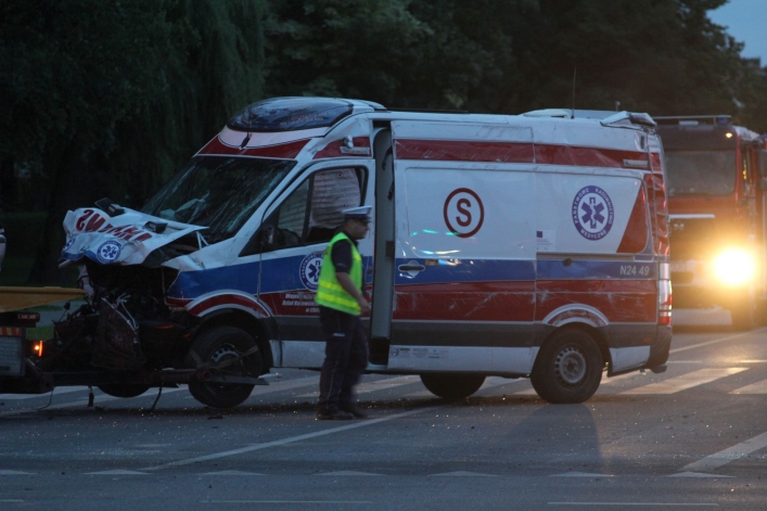 Tragiczny wypadek na Armii Krajowej. Jedna osoba nie żyje, sześć trafiło do szpitala