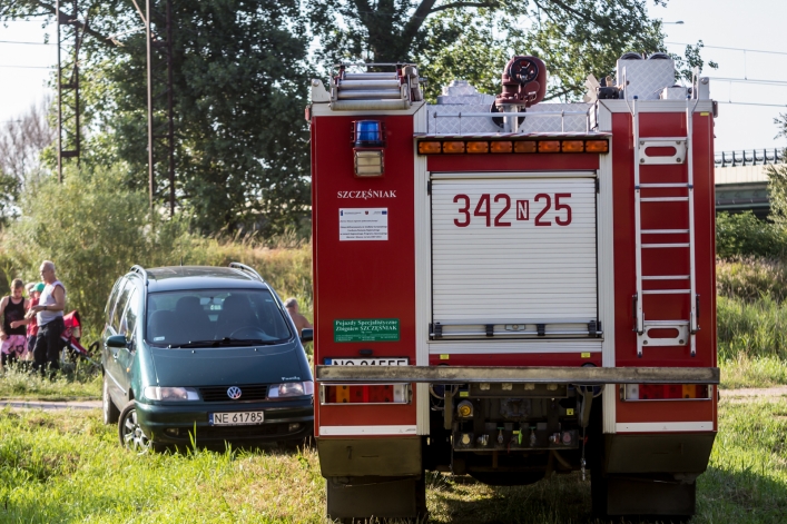 Trwają poszukiwania młodej osoby w rzece Elbląg