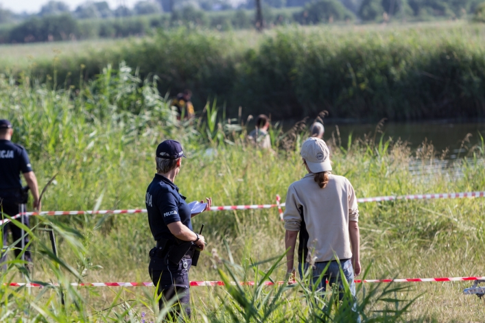 Trwają poszukiwania młodej osoby w rzece Elbląg