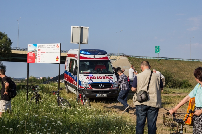 Trwają poszukiwania młodej osoby w rzece Elbląg
