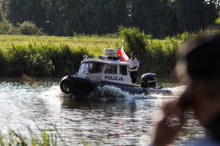Trwają poszukiwania młodej osoby w rzece Elbląg