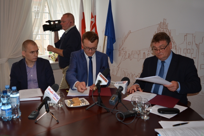 Trzy elbląskie ulice będą jak nowe. Dziś podpisano umowę (+ zdjęcia)