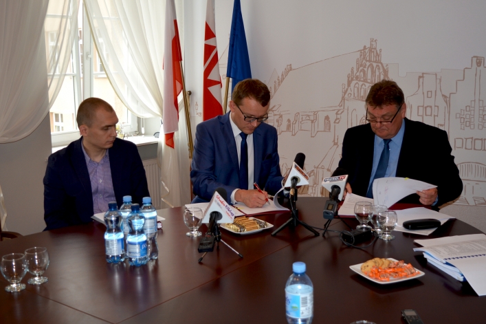 Trzy elbląskie ulice będą jak nowe. Dziś podpisano umowę (+ zdjęcia)