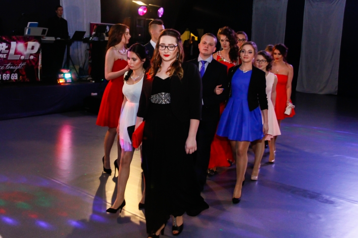 Trzy setki zdjęć z okazji 100-dniówki IV LO!