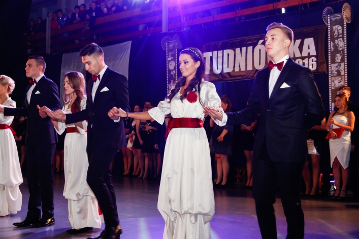Trzy setki zdjęć z okazji 100-dniówki IV LO!