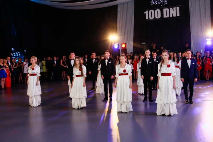 Trzy setki zdjęć z okazji 100-dniówki IV LO!