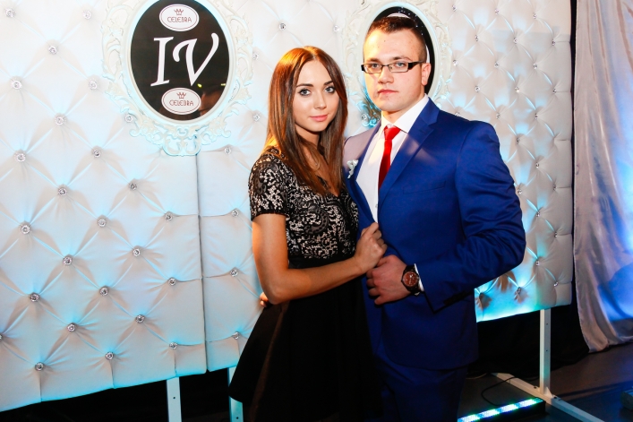 Trzy setki zdjęć z okazji 100-dniówki IV LO!