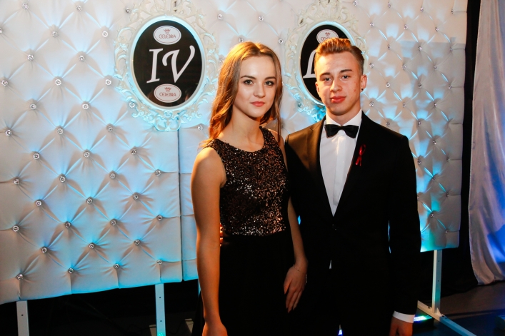 Trzy setki zdjęć z okazji 100-dniówki IV LO!