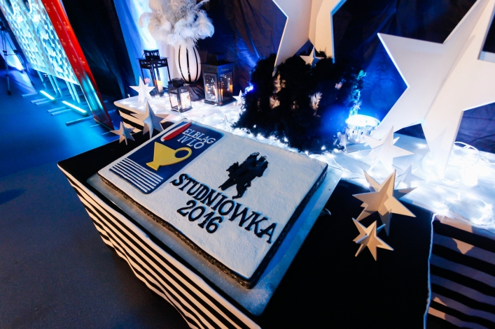 Trzy setki zdjęć z okazji 100-dniówki IV LO!