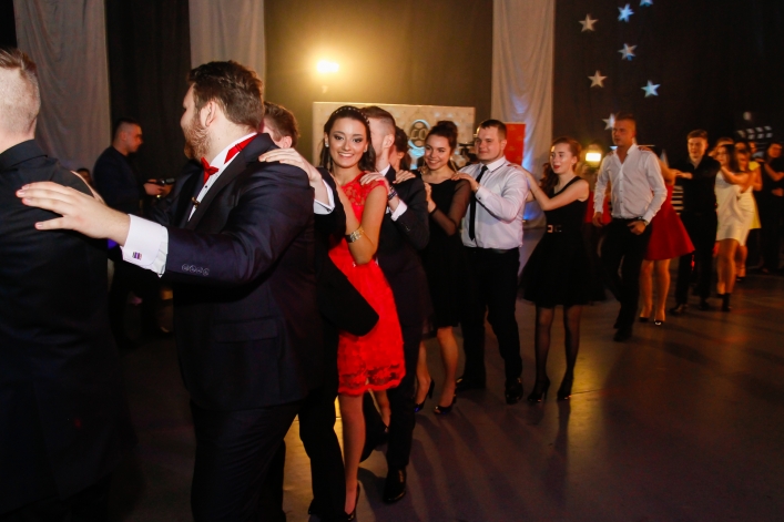 Trzy setki zdjęć z okazji 100-dniówki IV LO!