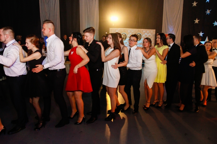 Trzy setki zdjęć z okazji 100-dniówki IV LO!