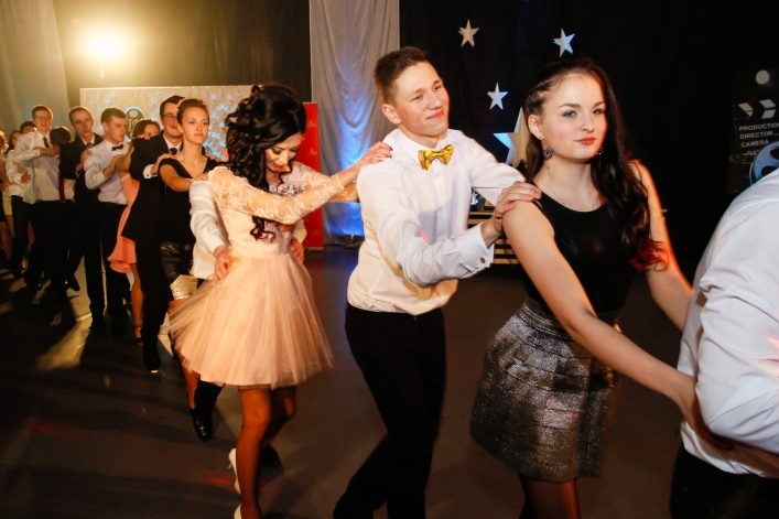 Trzy setki zdjęć z okazji 100-dniówki IV LO!