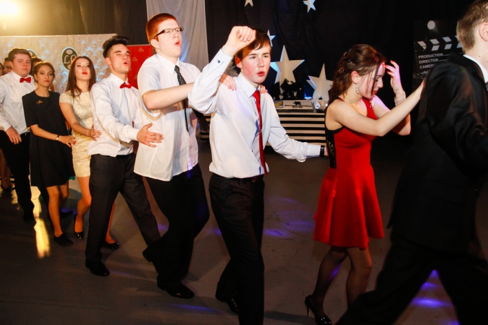 Trzy setki zdjęć z okazji 100-dniówki IV LO!