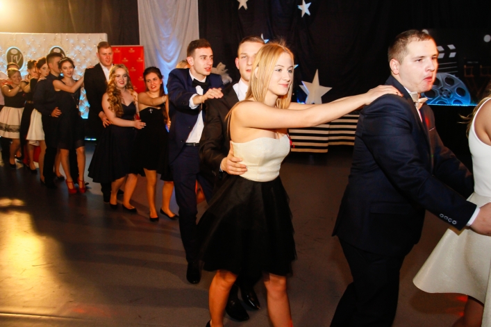 Trzy setki zdjęć z okazji 100-dniówki IV LO!