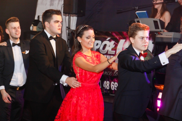 Trzy setki zdjęć z okazji 100-dniówki IV LO!