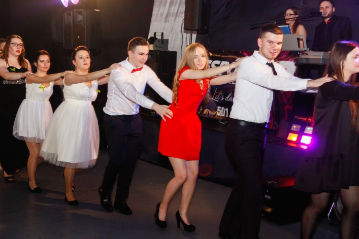 Trzy setki zdjęć z okazji 100-dniówki IV LO!