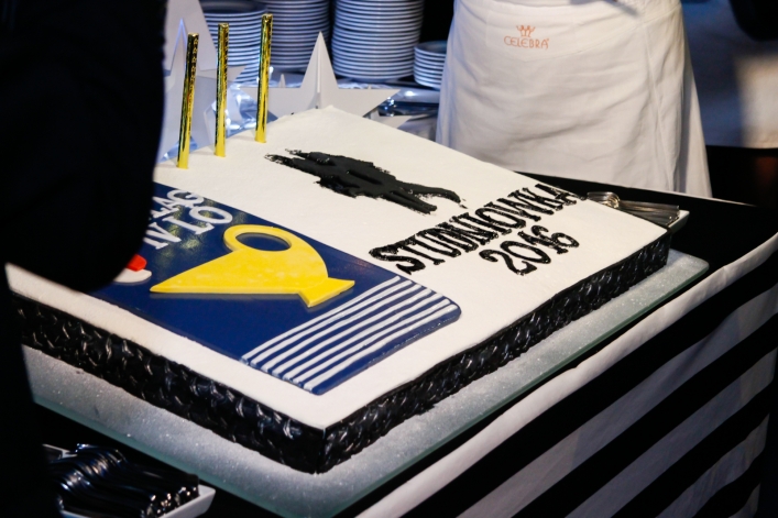 Trzy setki zdjęć z okazji 100-dniówki IV LO!