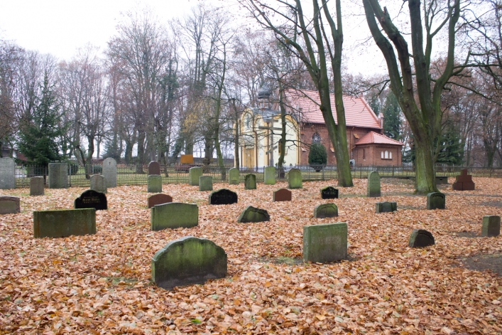 Tu przeszłość spotyka się z teraźniejszością. Cmentarz ewangelicki