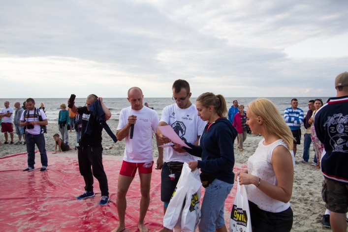 Turniej MMA na plaży w Krynicy. Zobacz zdjęcia