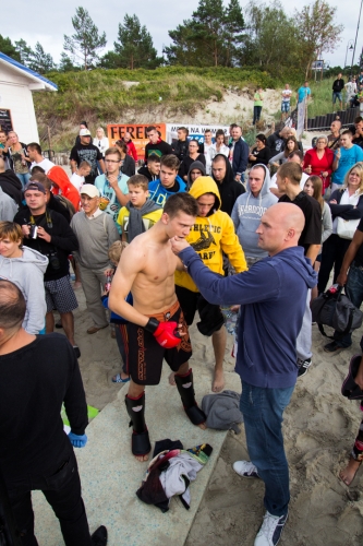 Turniej MMA na plaży w Krynicy. Zobacz zdjęcia