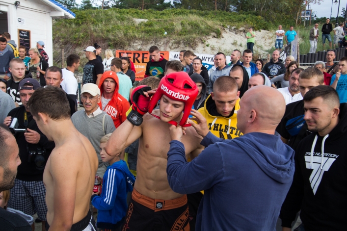 Turniej MMA na plaży w Krynicy. Zobacz zdjęcia