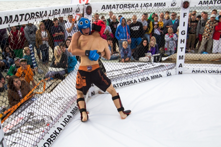 Turniej MMA na plaży w Krynicy. Zobacz zdjęcia