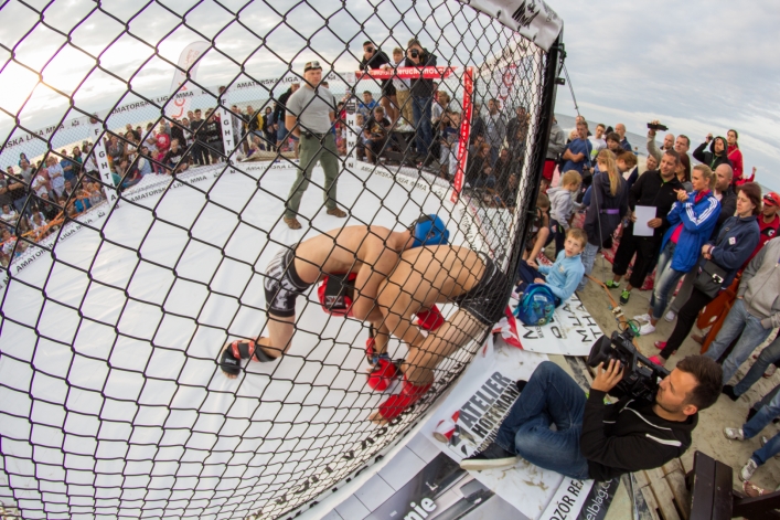 Turniej MMA na plaży w Krynicy. Zobacz zdjęcia