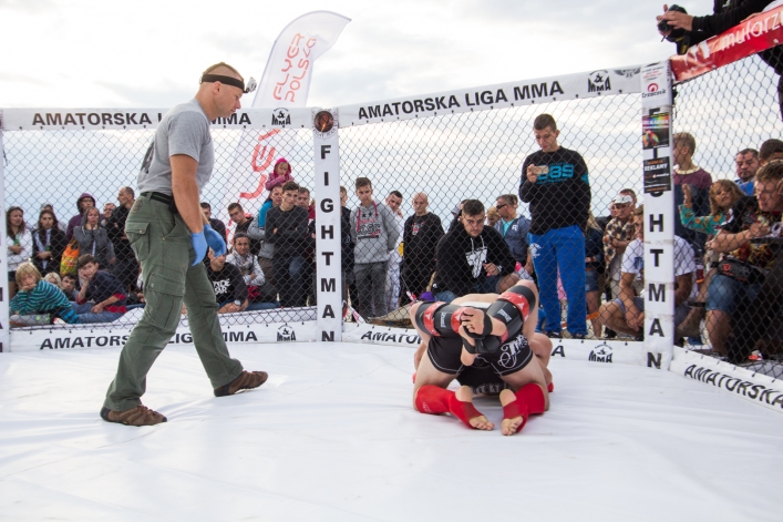 Turniej MMA na plaży w Krynicy. Zobacz zdjęcia