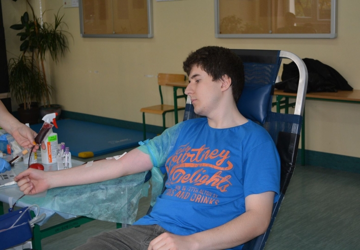 Uczniowie oddali 10 litrów krwi... bo każda kropla jest ważna