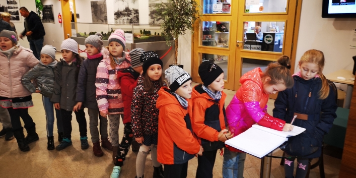 Uczniowie SP nr 21 odwiedzili wystawę poświęconą Józefowi Piłsudskiemu