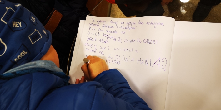 Uczniowie SP nr 21 odwiedzili wystawę poświęconą Józefowi Piłsudskiemu