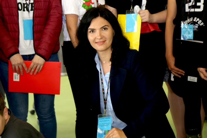 Uczniowie z Rumunii i Bułgarii w elbląskiej „Jedenastce”. Powitano ich chlebem i solą