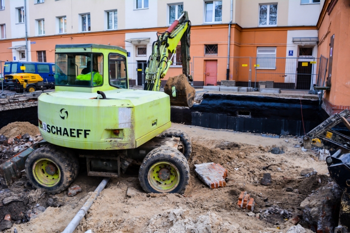 Ulica Mączna: zasypują były skład opału