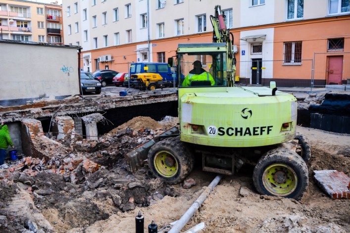 Ulica Mączna: zasypują były skład opału