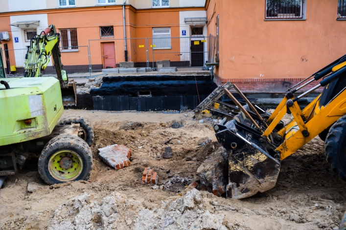 Ulica Mączna: zasypują były skład opału