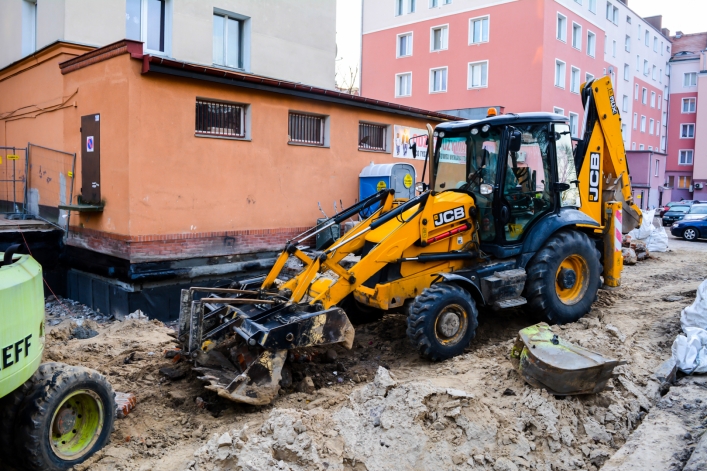 Ulica Mączna: zasypują były skład opału