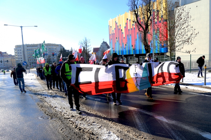Ulicami Elbląga przeszedł III Elbląski Marsz Pamięci  Żołnierzy Wyklętych 