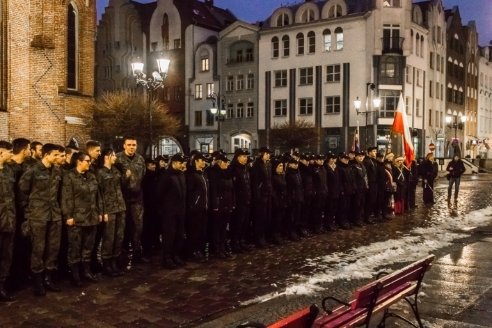 Ulicami elbląskiej starówki przeszedł  „Marsz Podchorążych” (+foto)