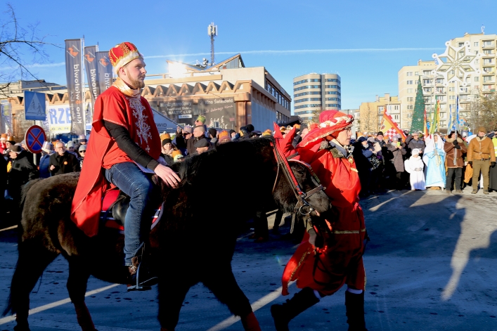 Ulicamy Elbląga przeszedł barwny Orszak Trzech Króli