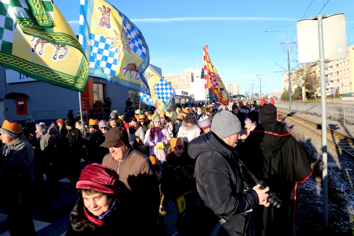 Ulicamy Elbląga przeszedł barwny Orszak Trzech Króli