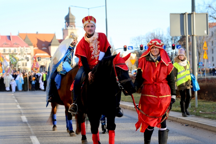 Ulicamy Elbląga przeszedł barwny Orszak Trzech Króli