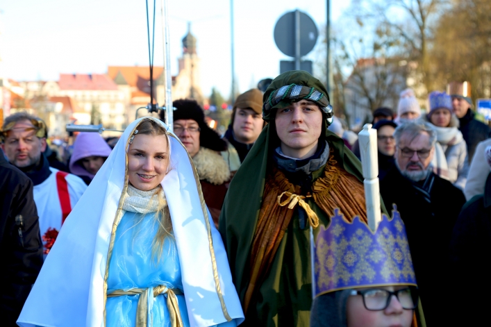 Ulicamy Elbląga przeszedł barwny Orszak Trzech Króli