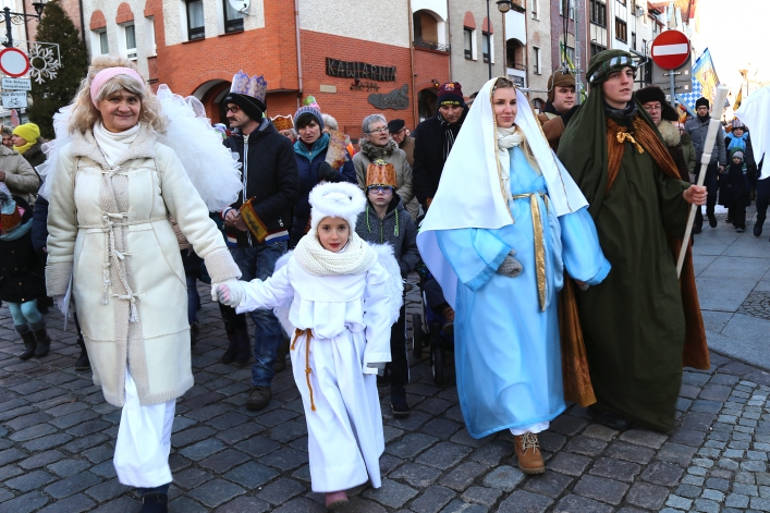 Ulicamy Elbląga przeszedł barwny Orszak Trzech Króli