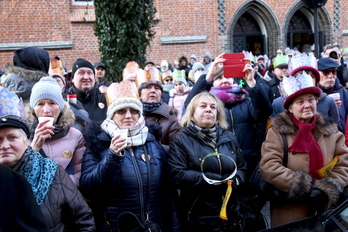 Ulicamy Elbląga przeszedł barwny Orszak Trzech Króli